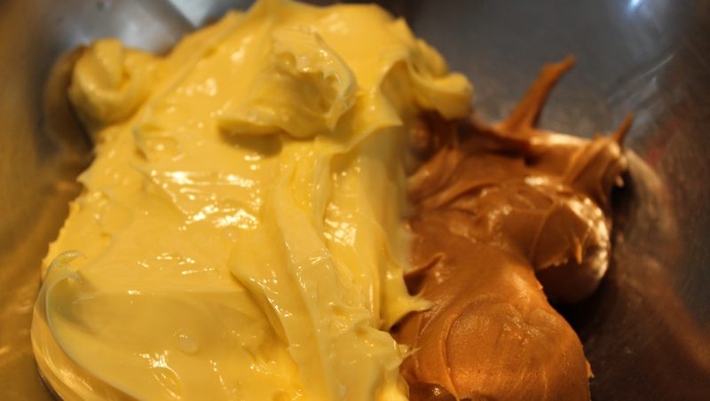 Mix the melted butter and peanut butter to combine 